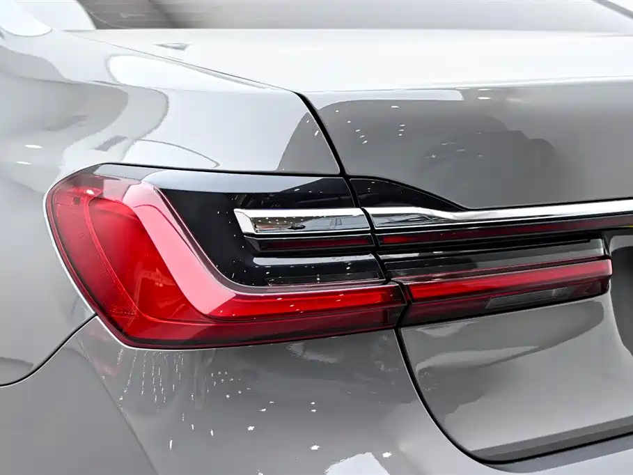 BMW 7 Series 2021 730Li Luxury Package