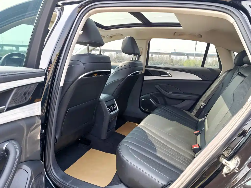 Hongqi H5 2024 Model 2.0T Automatic Smart Link Qi Chang Edition