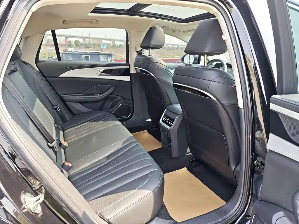 Hongqi H5 2024 Model 2.0T Automatic Smart Link Qi Chang Edition