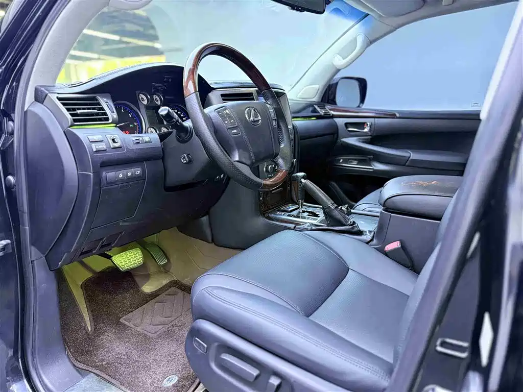 Lexus LX 2009 570
