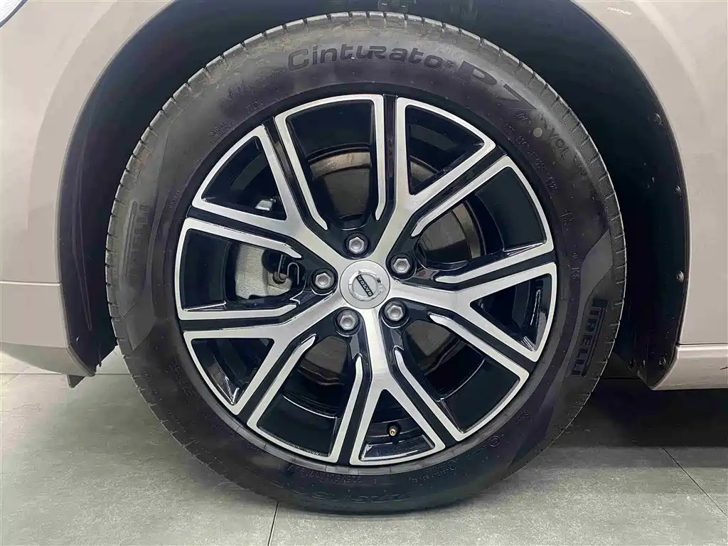Volvo S60 2025 B4 Intelligent Comfort Luxury Edition