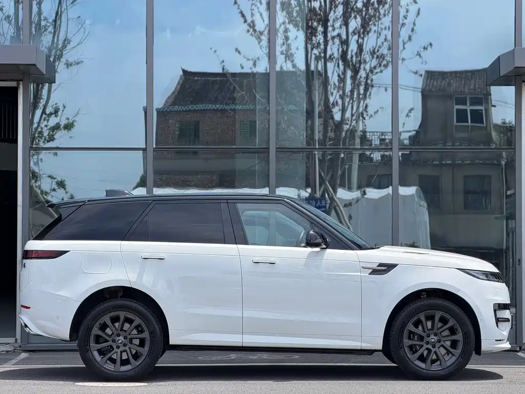 Range Rover Sport 2023 400PS Dynamic SE