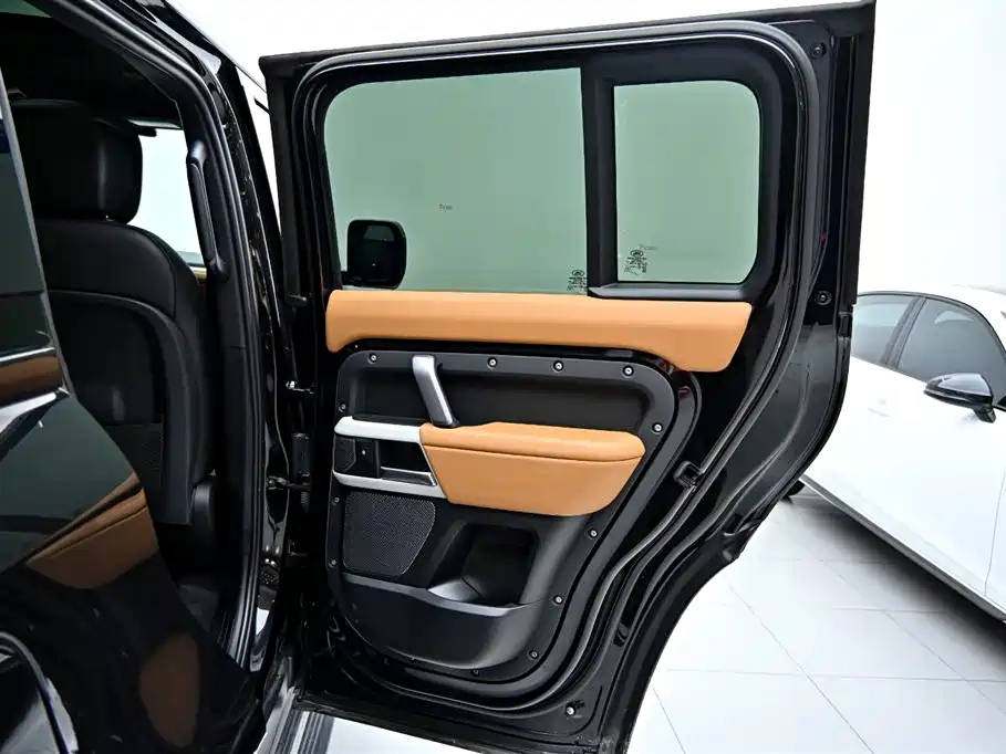 Land Rover Defender 2024 110 3.0T P400 X-DYNAMIC HSE