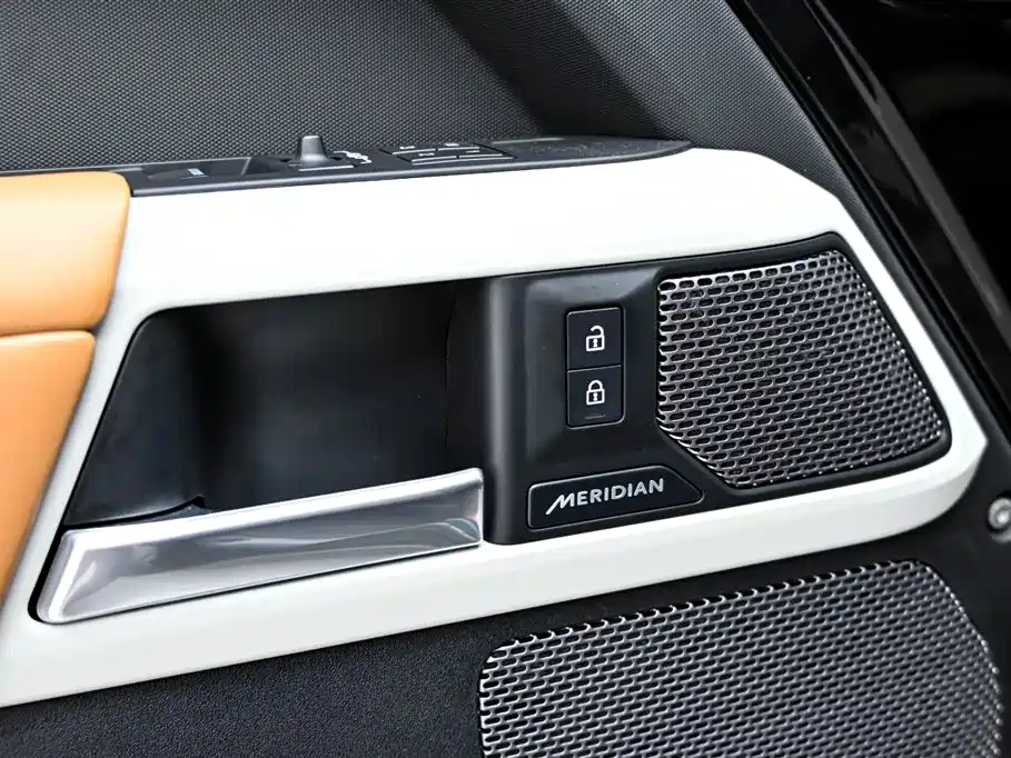 Land Rover Defender 2024 110 3.0T P400 X-DYNAMIC HSE