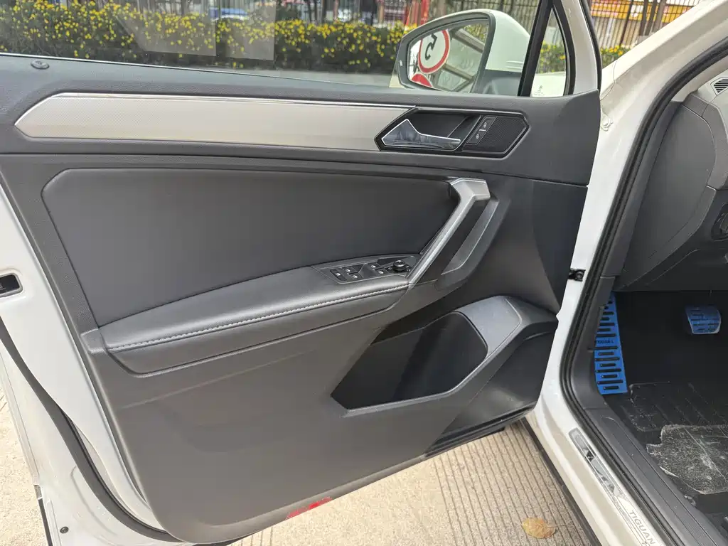 Tiguan L 2018 330 TSI Automatic Two-wheel Drive Comfort Edition
