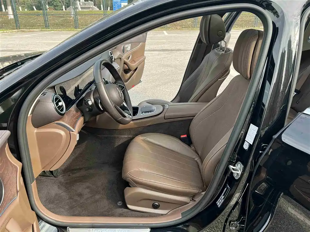 Mercedes-Benz E-Class 2022 E 300 L Fashion Edition