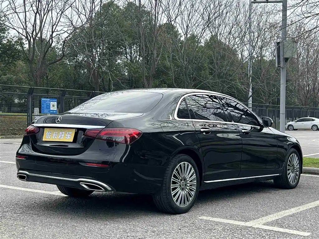 Mercedes-Benz E-Class 2022 E 300 L Fashion Edition