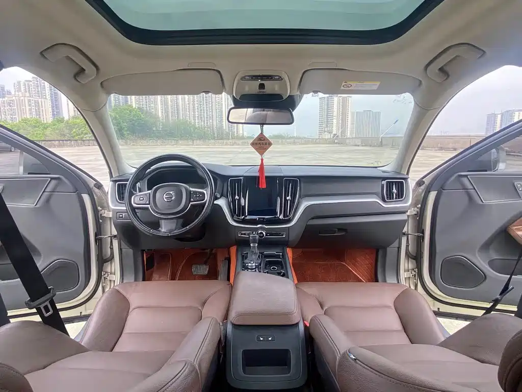 Volvo XC60 2019 T5 AWD Momentum Edition Euro VI