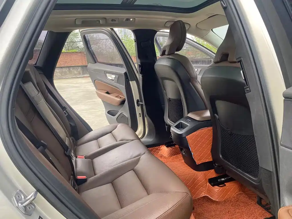 Volvo XC60 2019 T5 AWD Momentum Edition Euro VI