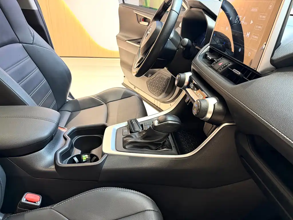 Velaranda 2022 model Hybrid 2.5L E-CVT two-wheel drive luxury edition