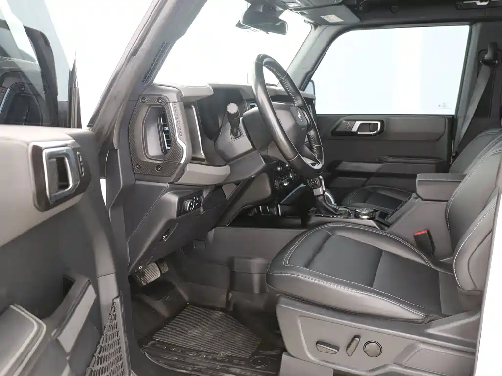Ford Bronco 2024 2.3T Matte Black Big Foot Off-Road Edition
