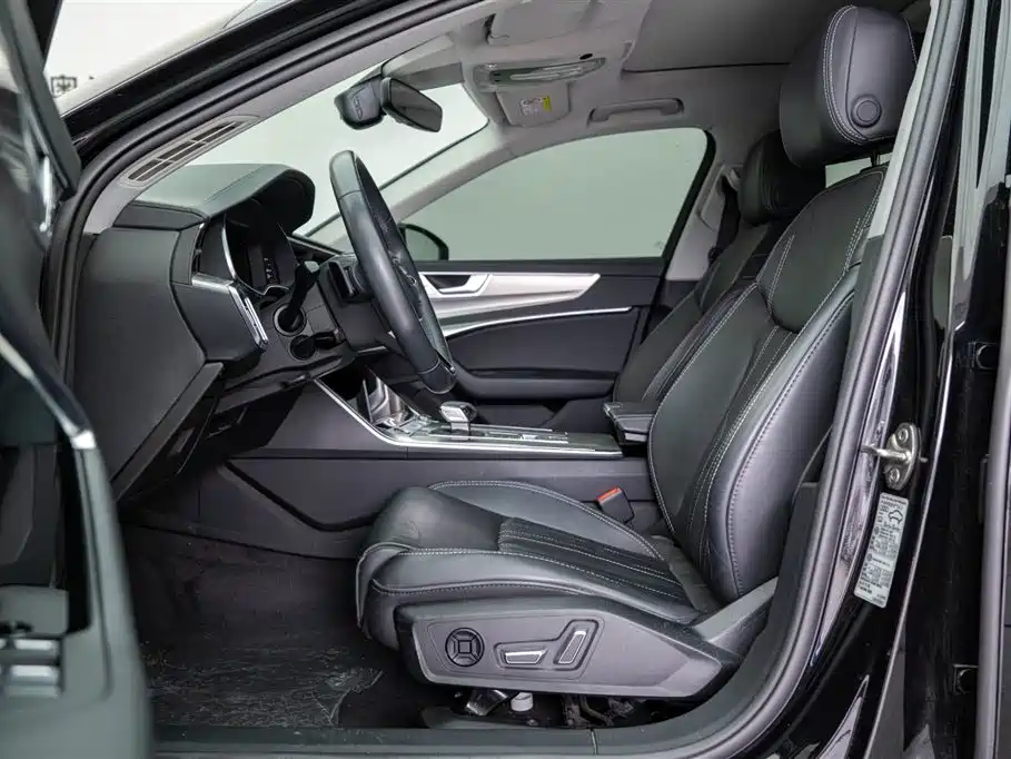 Audi A6L 2023 40 TFSI Luxury Edition