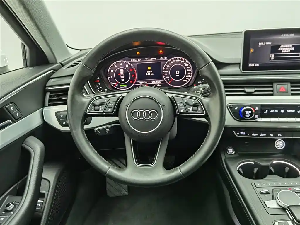 Audi A4L 2019 40 TFSI Fashion Edition National VI