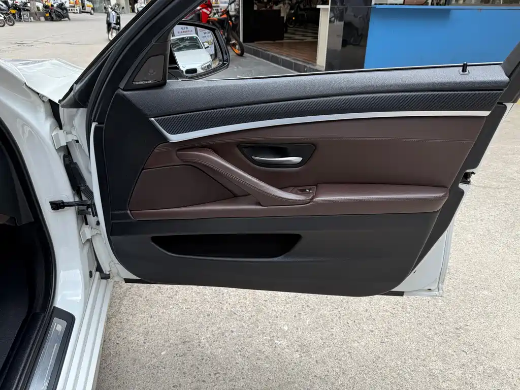 BMW 5 Series 2017 525Li Luxury Design Package