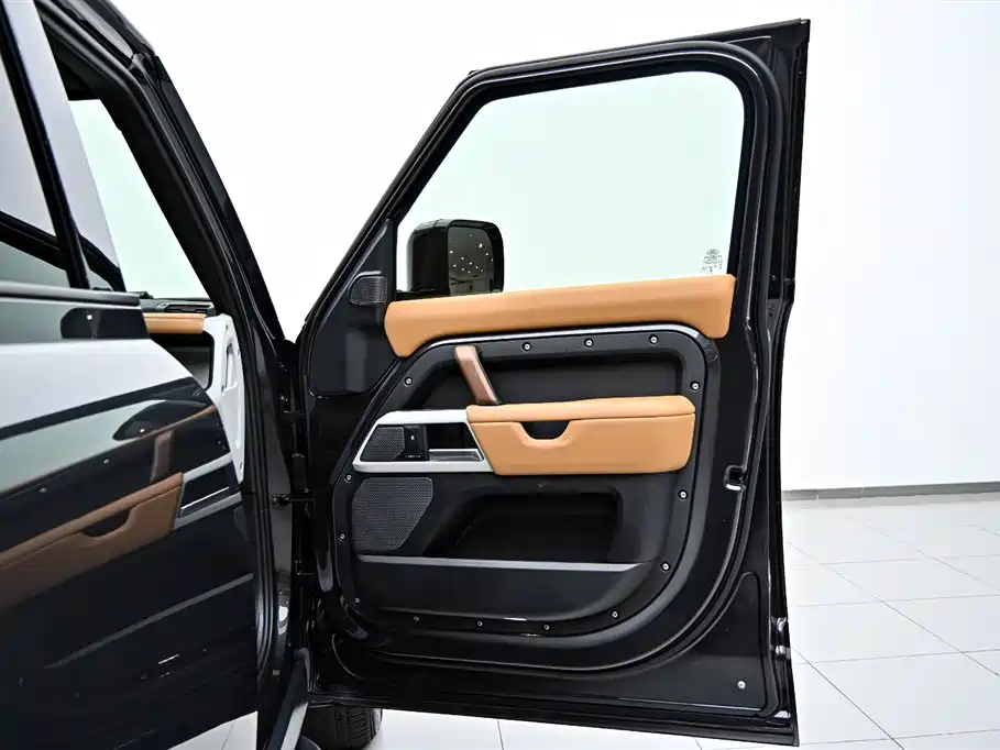 Land Rover Defender 2024 110 3.0T P400 X-DYNAMIC HSE