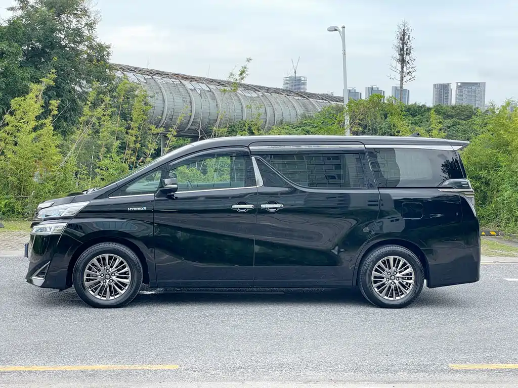 Velfire 2021 Crown Hybrid 2.5L HV Luxury Edition