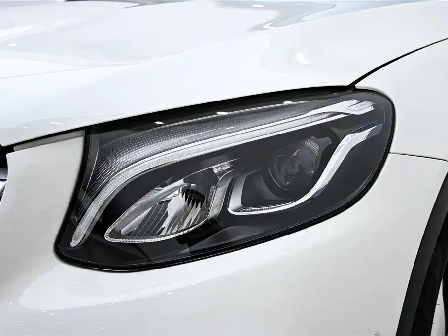 Mercedes-Benz GLC 2019 Facelift 260 L 4MATIC Luxury Edition