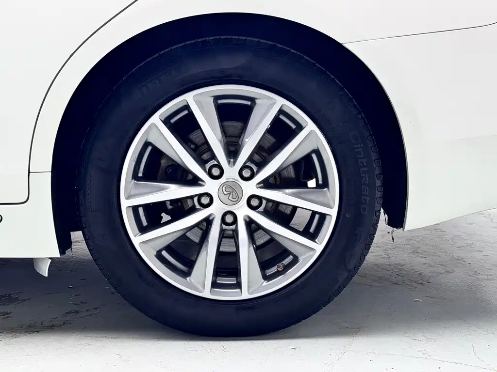 Infiniti Q50L 2018 2.0T Comfort Edition National VI