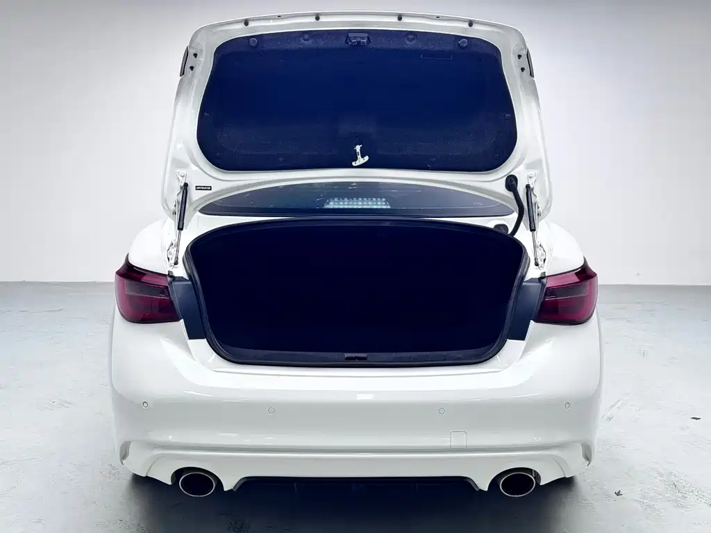 Infiniti Q50L 2018 2.0T Comfort Edition National VI