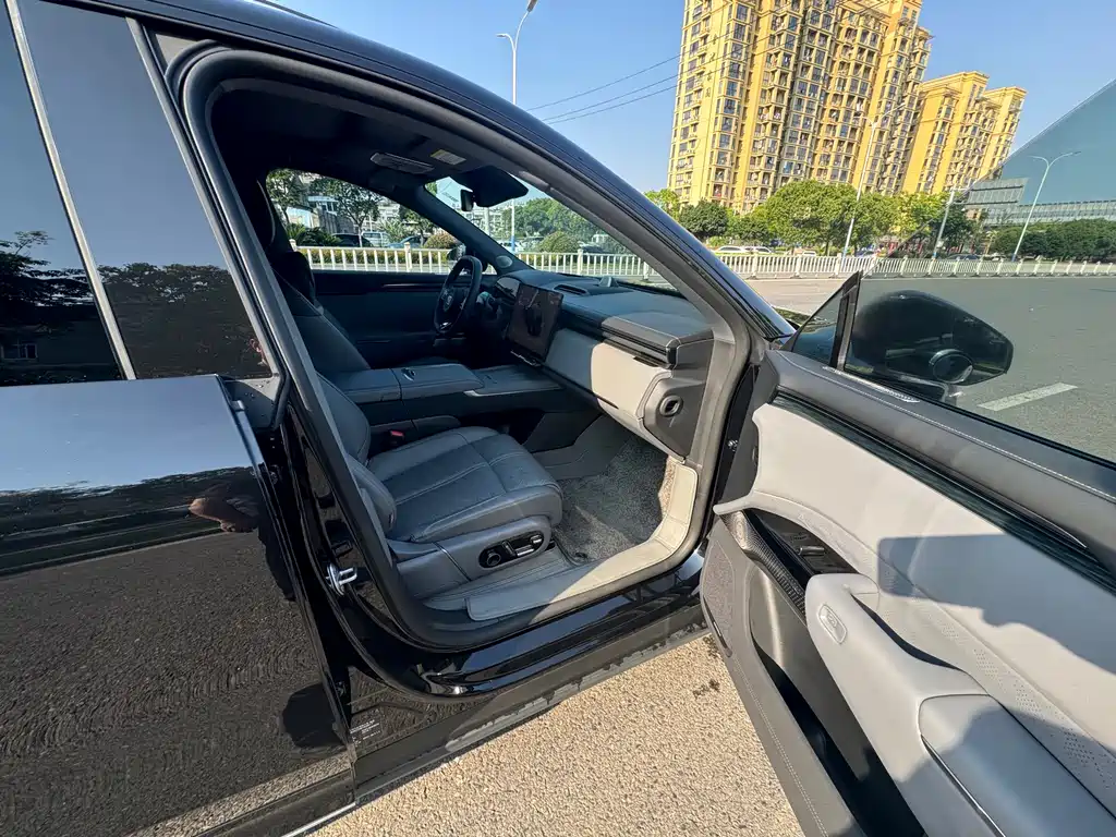 Jizhe 7X 2025 Model 75kWh Rear-wheel Drive Smart Driving Edition