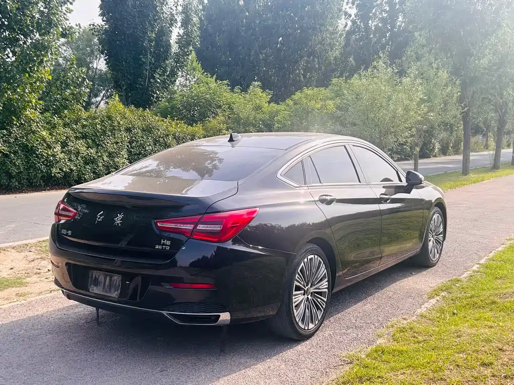 Hongqi H5 2022 Classic 1.8T Automatic Smart Link QiXiang Edition