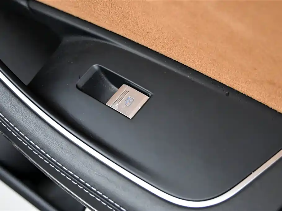 Audi A8 2023 model A8L 50 TFSI quattro Premium Selection