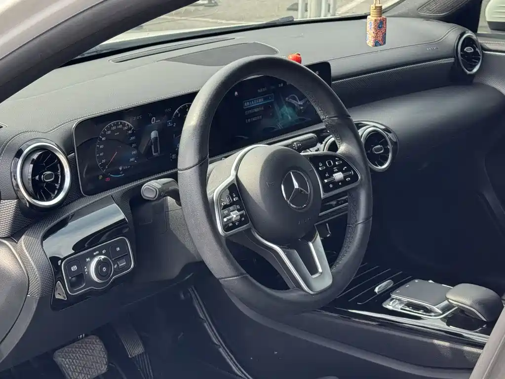 Mercedes A-Class 2019 A 200 L