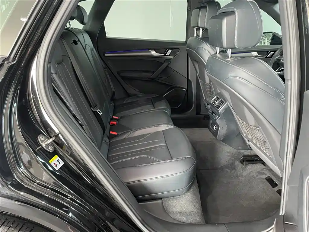 Audi Q5L 2024 model 40 TFSI Luxury Dynamic Edition