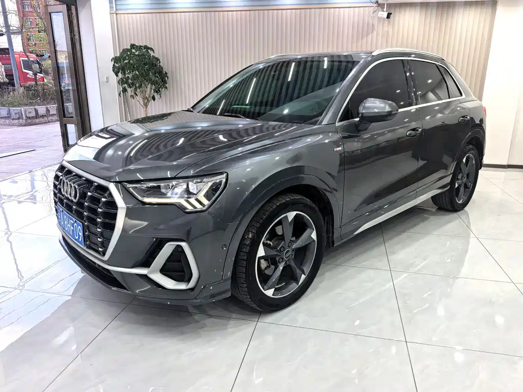 Audi Q3 2023 35 TFSI Sportline (1.4T)