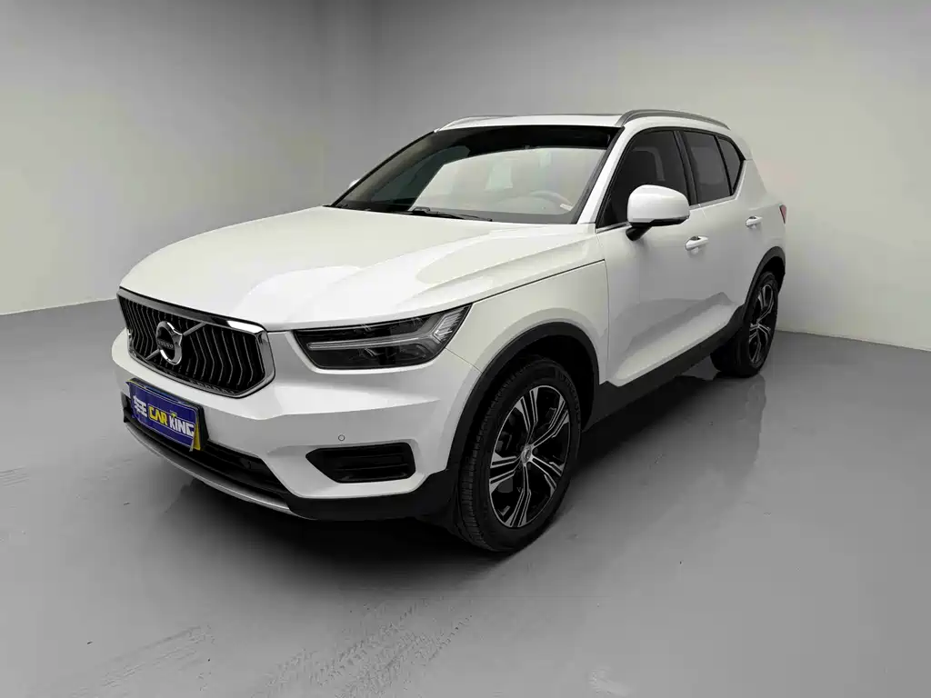 Volvo XC40 2022 T4 AWD Intelligent Distance Luxury Edition