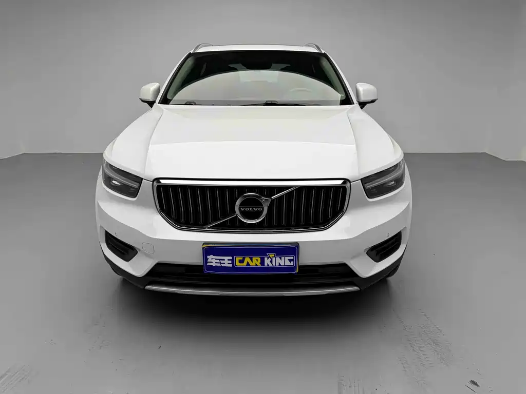 Volvo XC40 2022 T4 AWD Intelligent Distance Luxury Edition