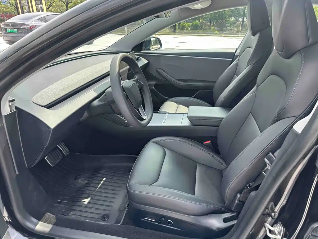 Model 3 Rear-Wheel Drive 2023