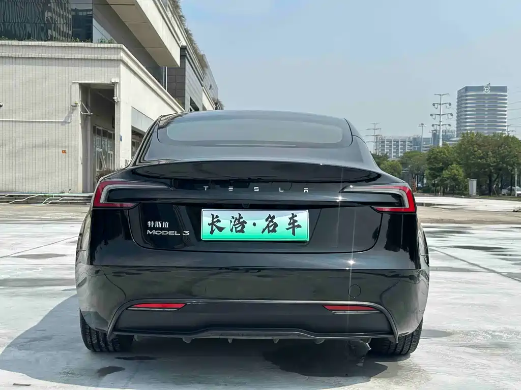 Model 3 Rear-Wheel Drive 2023