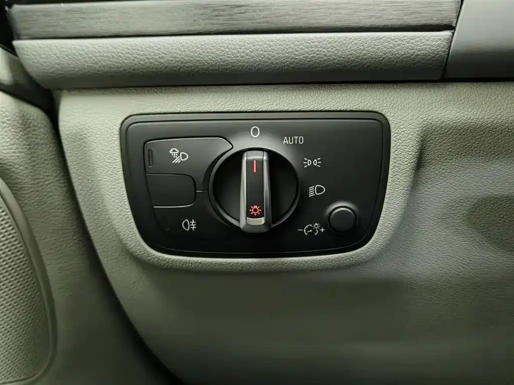 Audi A6L 2014 model TFSI standard version