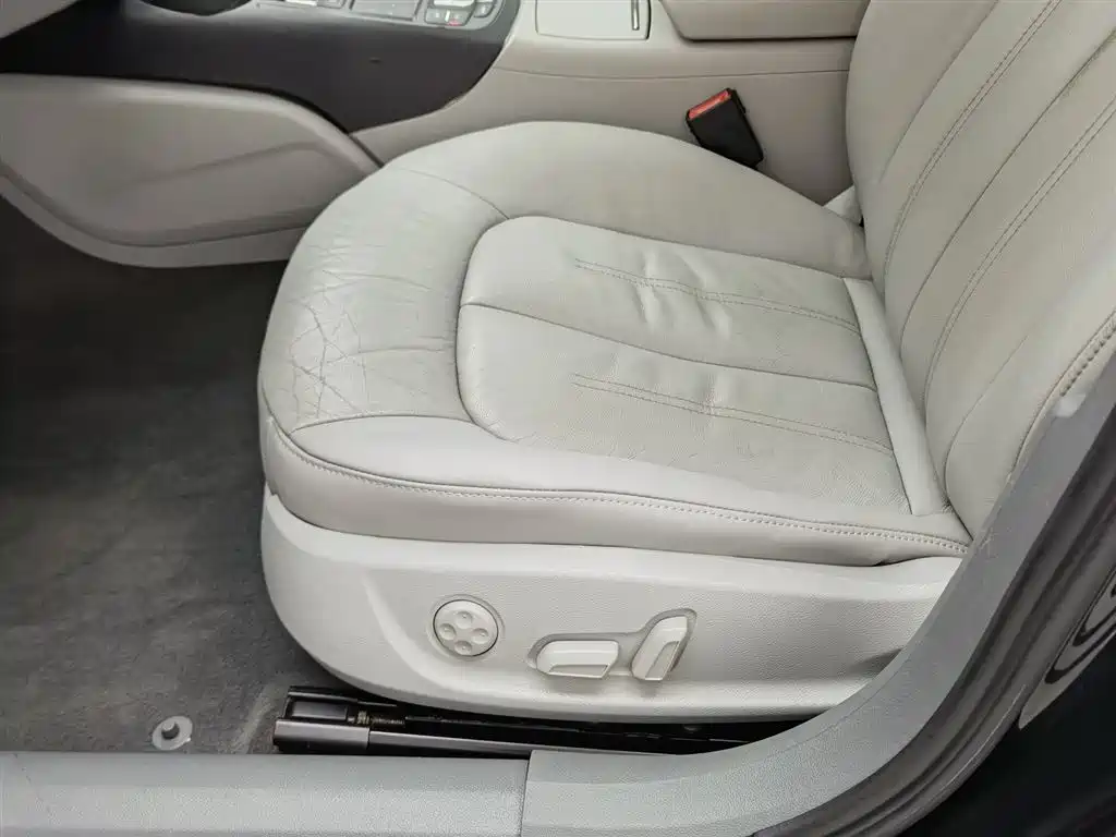 Audi A6L 2014 model TFSI standard version