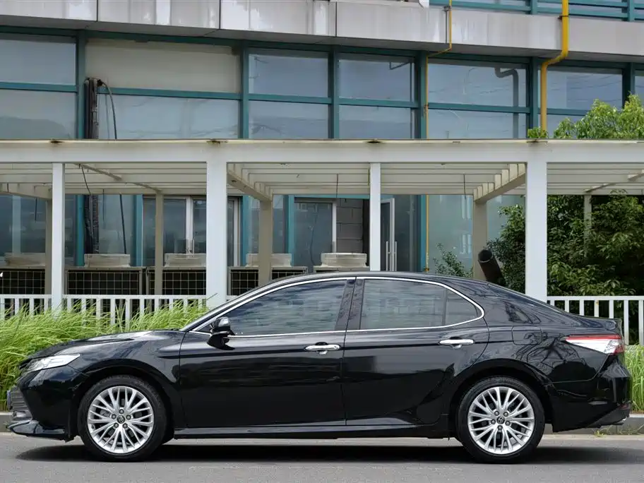 Camry 2021 2.5G Luxury Edition