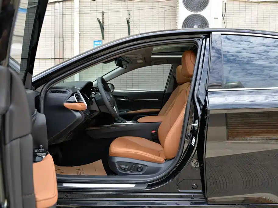 Camry 2021 2.5G Luxury Edition