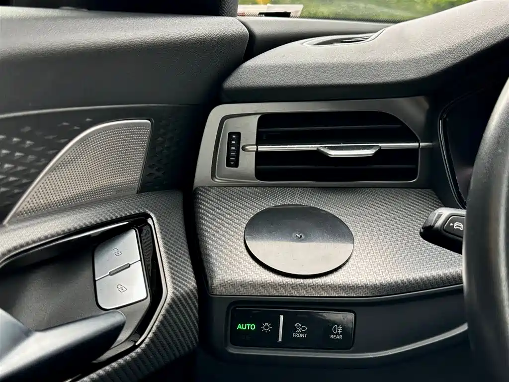 Audi Q6 2024 45 TFSI quattro Black Warrior Edition 7-seat