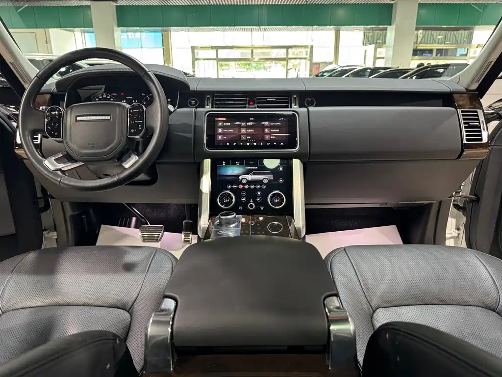 Range Rover 2022 3.0 L6 360PS Heritage Edition