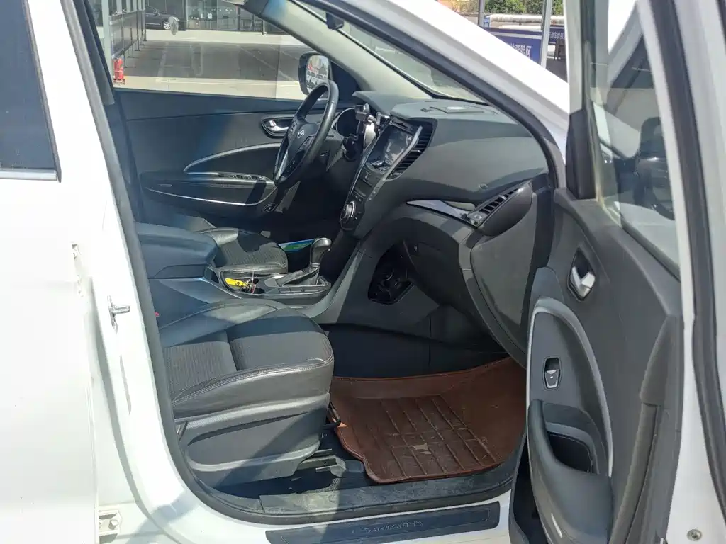 Sorento 2013 2.4L Automatic 2WD Smart Edition
