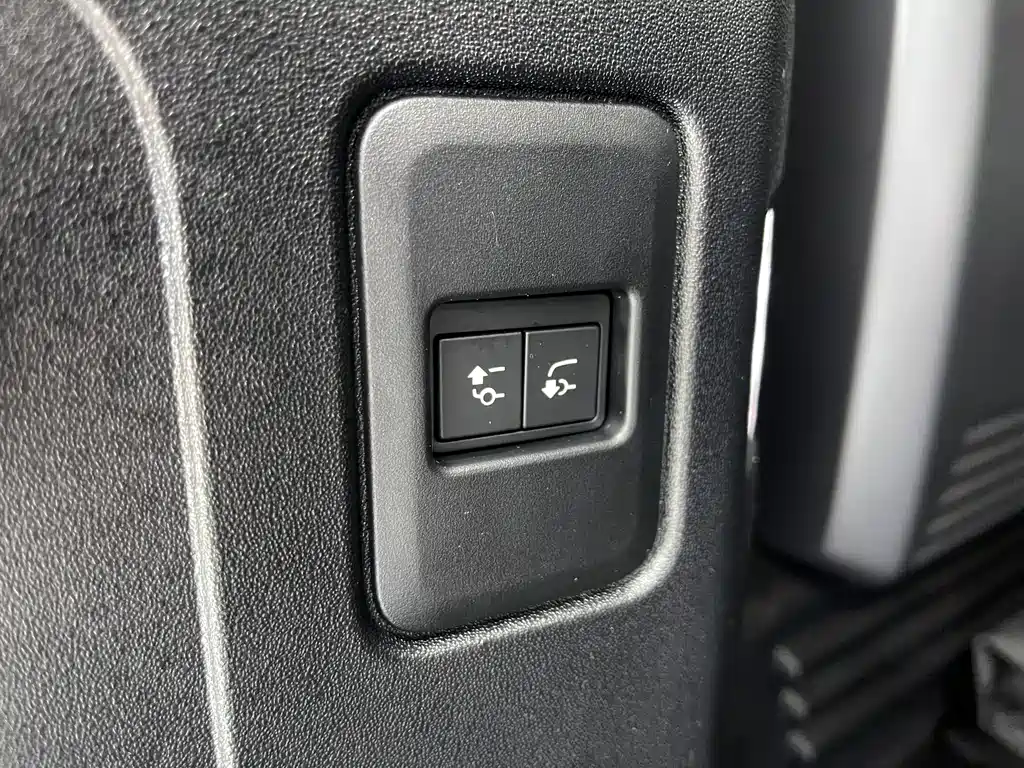 Land Rover Defender 2024 110 3.0T P400 X-DYNAMIC HSE