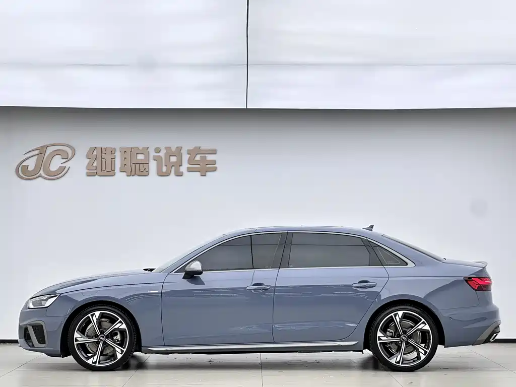Audi A4L 2022 40 TFSI quattro RS Kit Fuel Efficiency Version