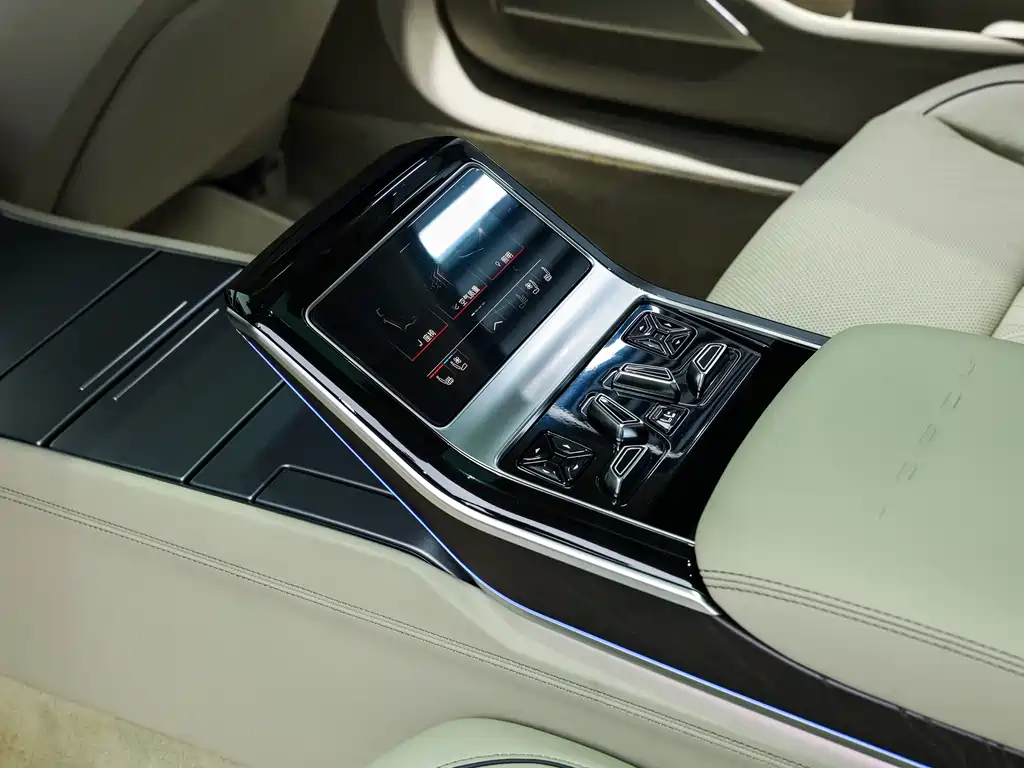 Audi A8 2022 model A8L Horch Founder's Edition Dual-tone Collector's Edition