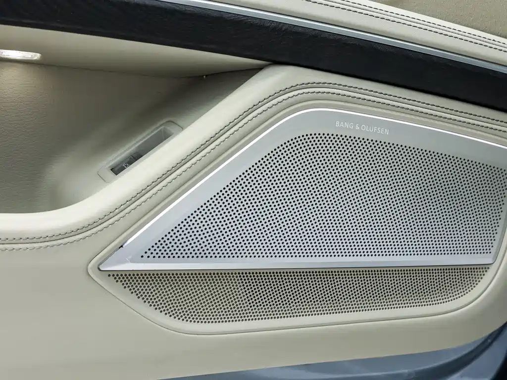 Audi A8 2022 model A8L Horch Founder's Edition Dual-tone Collector's Edition