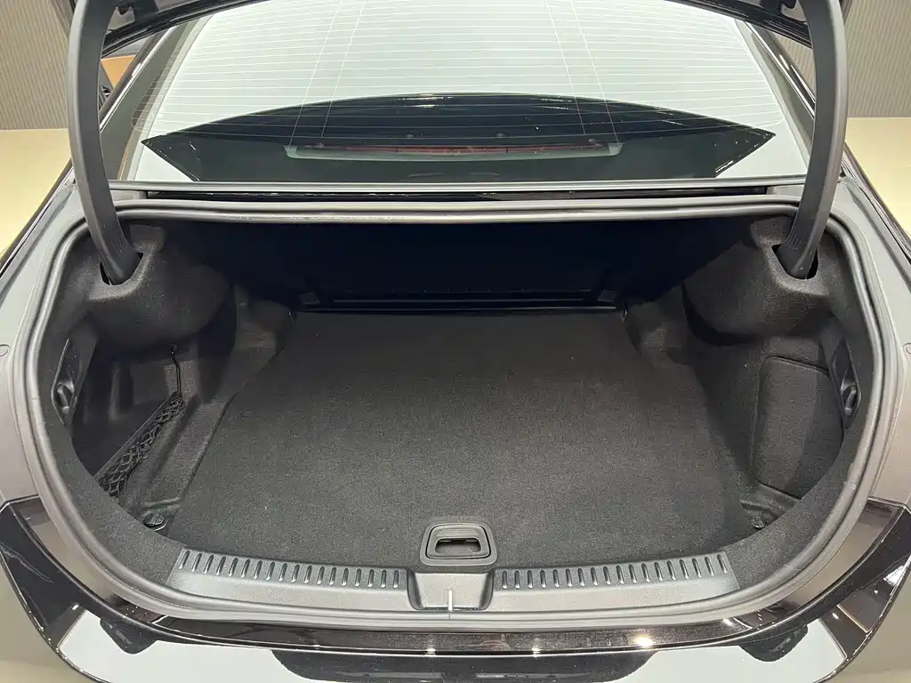 Mercedes-Benz E-Class 2024 E 300 L Luxury Edition