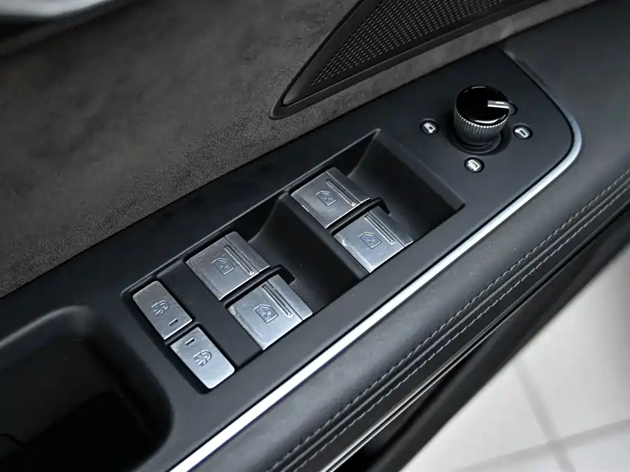 Audi A8 New Energy 2022 Model A8L 60 TFSIe quattro Collector's Edition