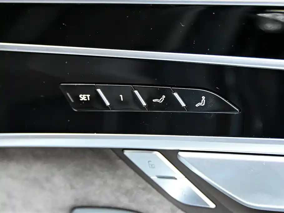 Audi A8 New Energy 2022 Model A8L 60 TFSIe quattro Collector's Edition