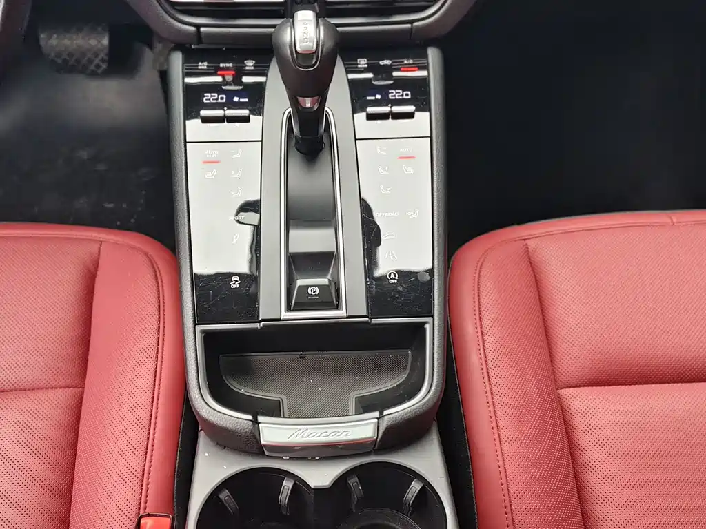 Macan 2023 2.0T