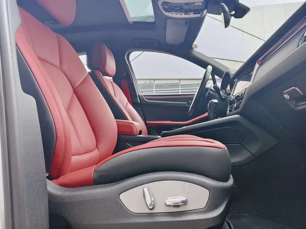 Macan 2023 2.0T