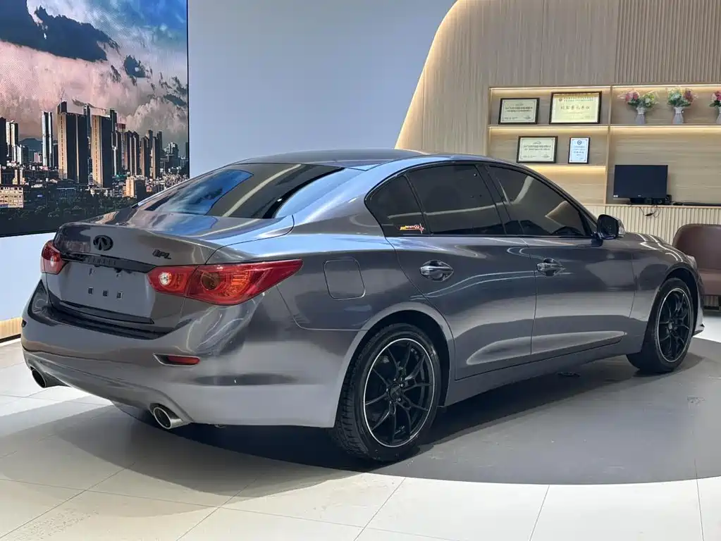 Infiniti Q50 2014 2.0T Comfort Edition
